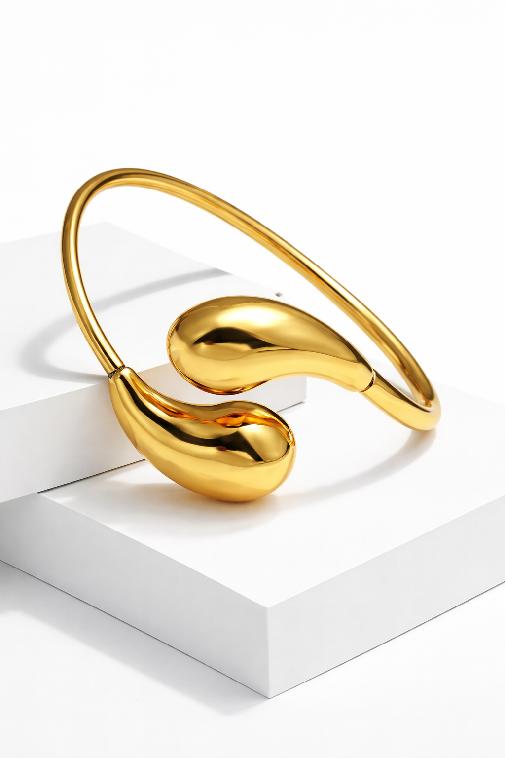 Bracelet Sculptural Inox – Modernité Élégante