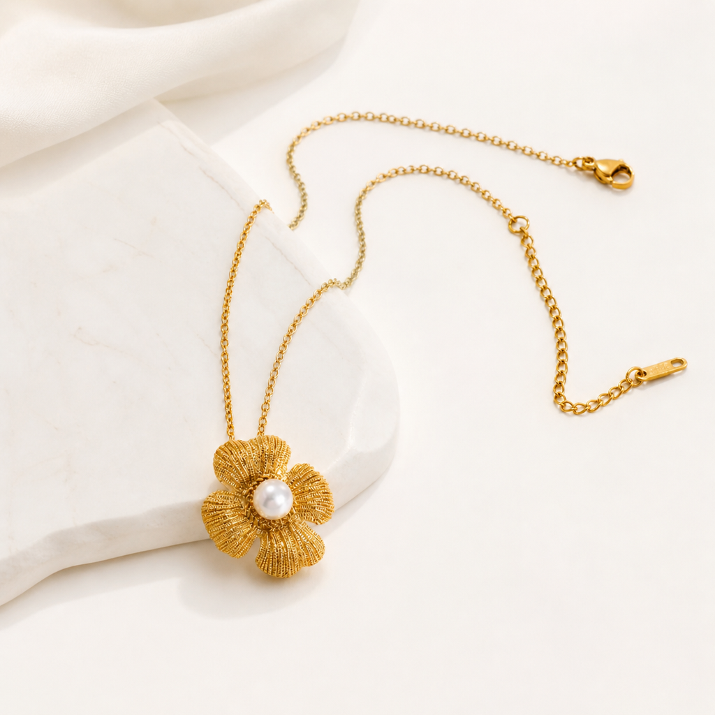 Collier Fleur Perle Éclat