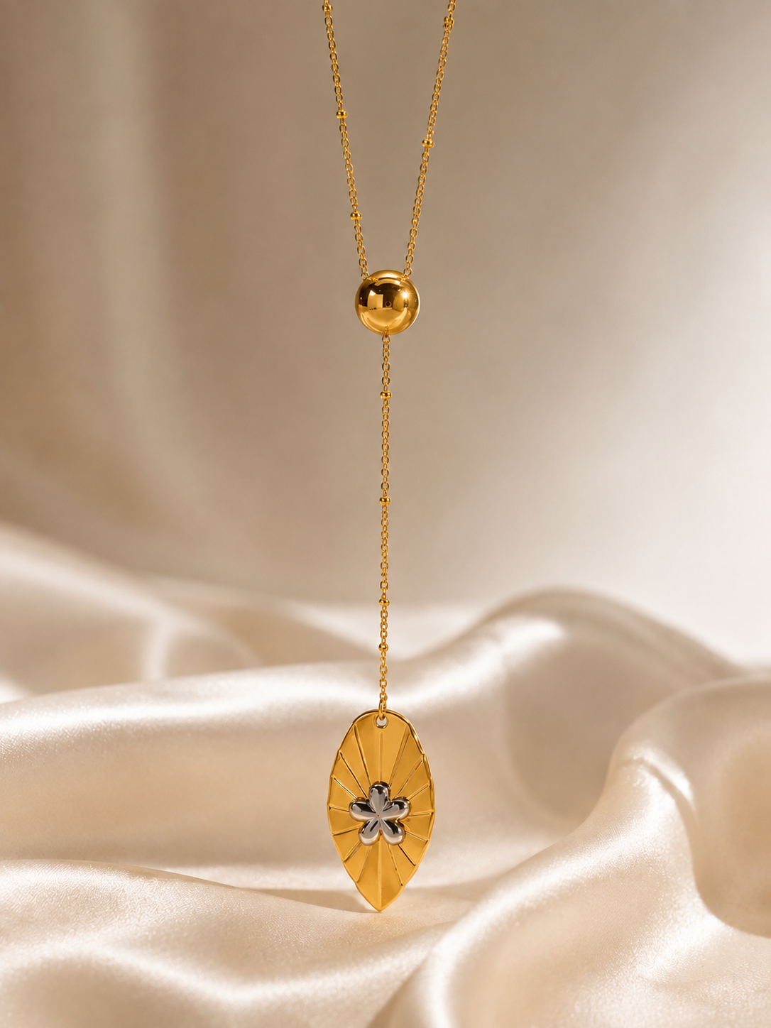 Collier Feuille Dorée