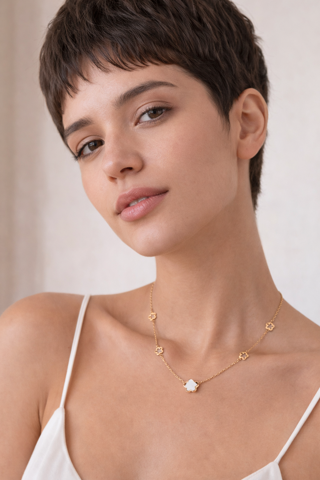 Collier Trèfle de Grâce – Nacre & Doré
