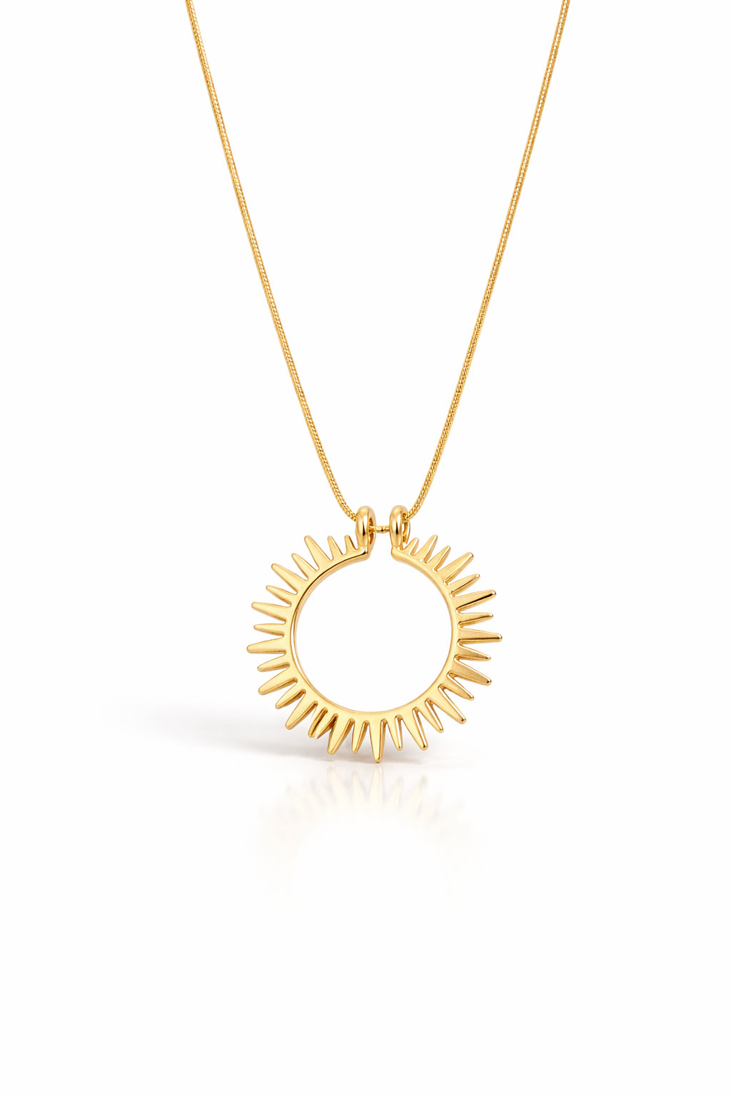 Collier Soleil Doré – Rayonnement Intemporel