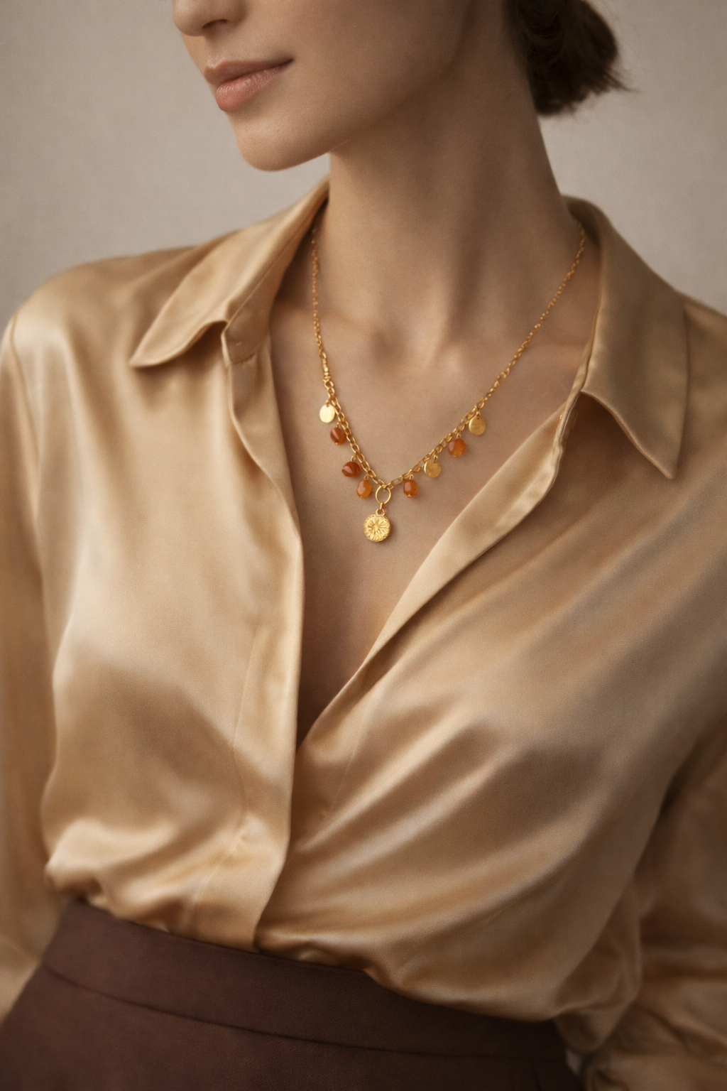 Collier Soleil Doux – Perles & Chaîne Dorée