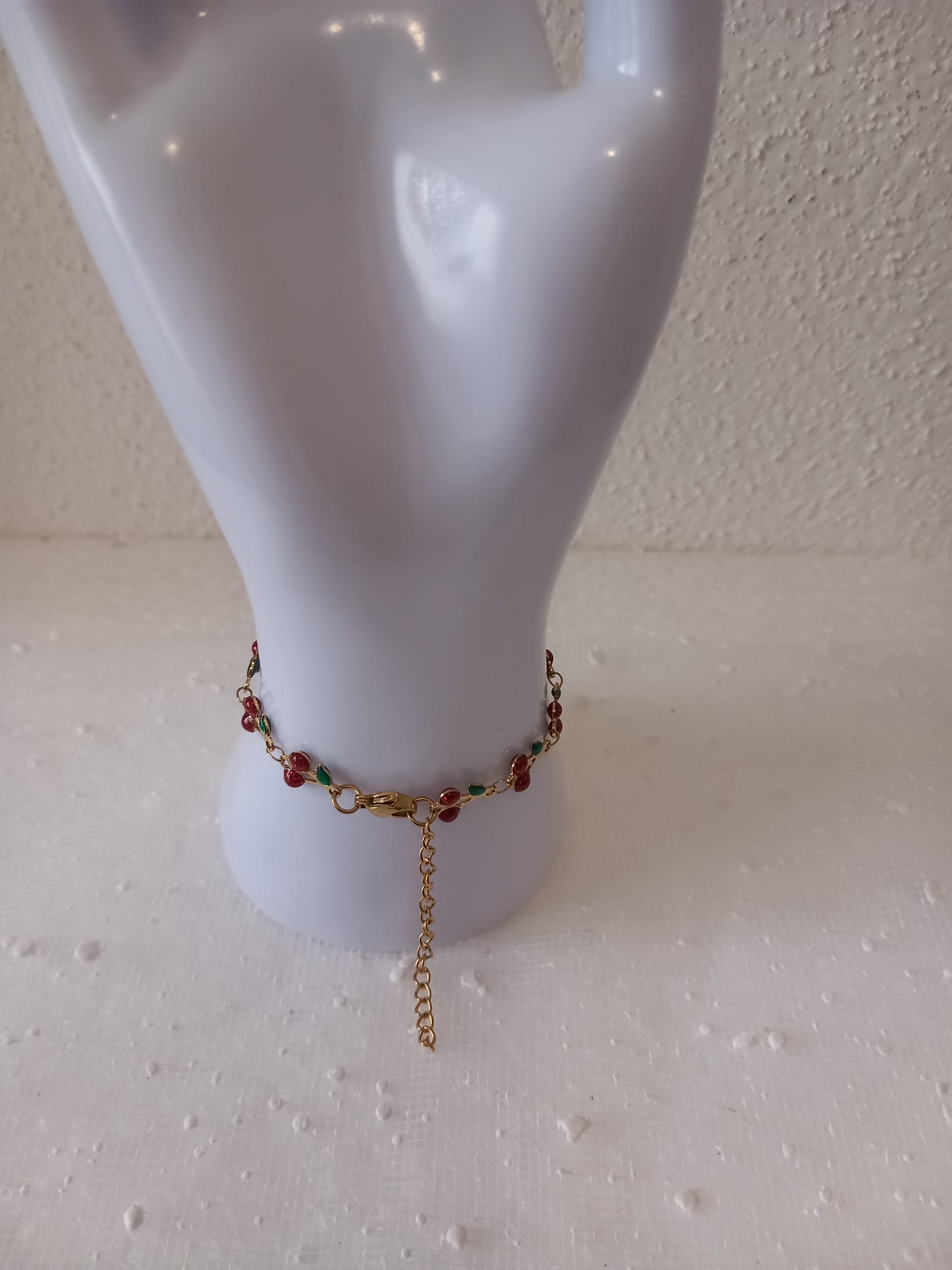 Bracelet Cerises Dorées – Délicatesse & Couleur