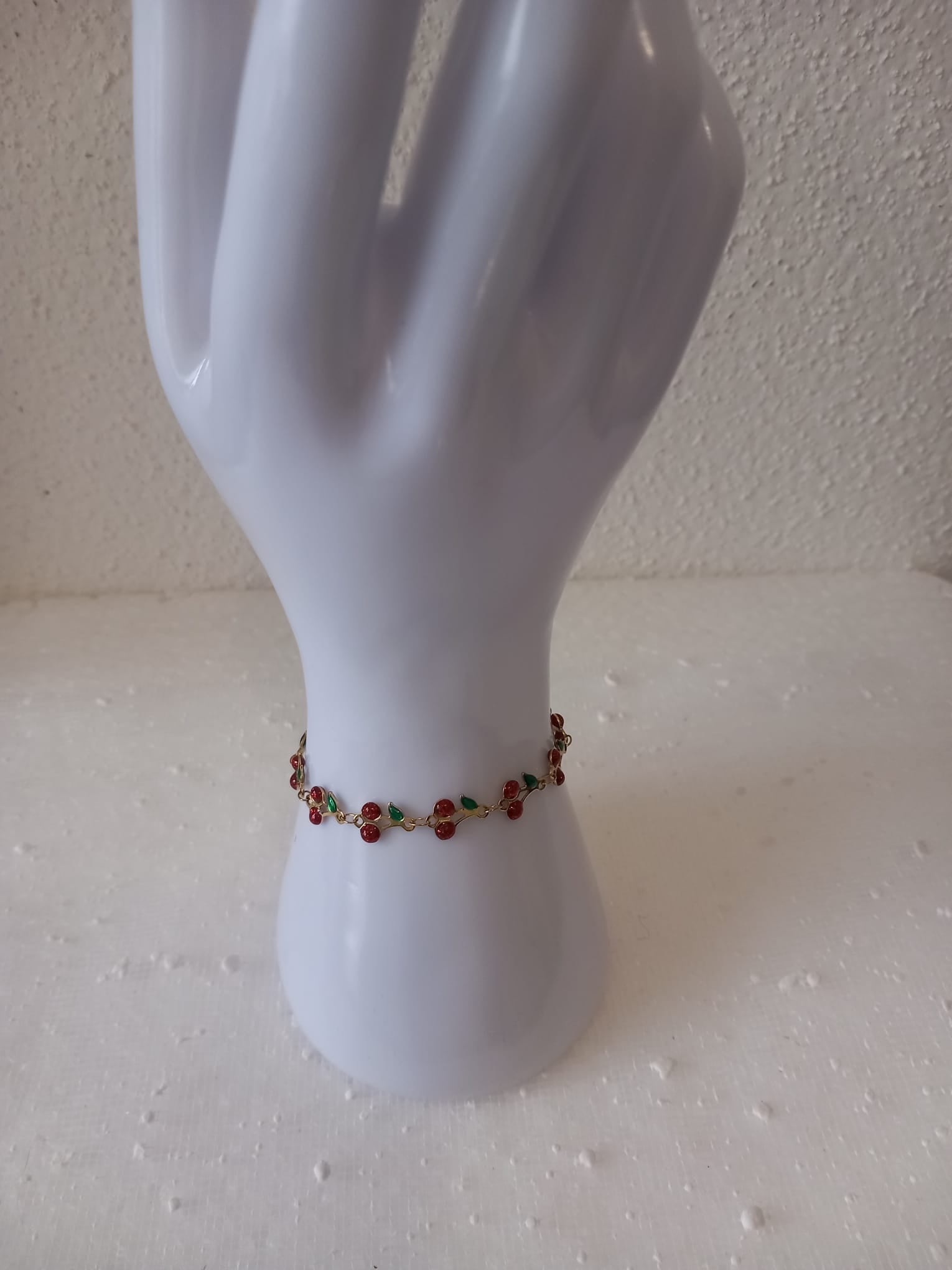 Bracelet Cerises Dorées – Délicatesse & Couleur